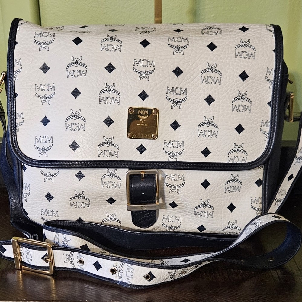 Authentic MCM White Blue Meesenger Crossbody Shoulder Bag EUC Germany
